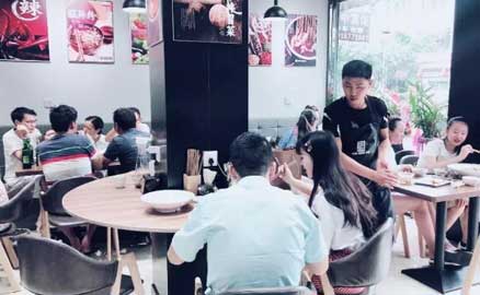 帽牌貨冒菜加盟店是如何做到日賺八千？