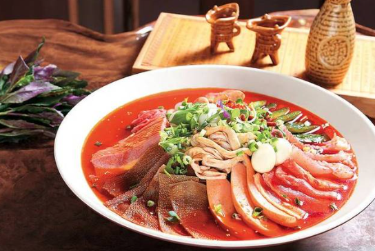 帽牌貨冒菜，香飄四溢，口感獨(dú)特