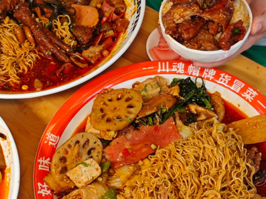 冒菜店沒人氣？帽牌貨教你幾招，顧客坐滿店